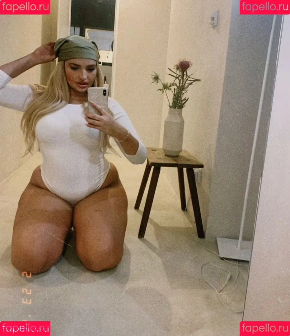 Sarina Nowak Onlyfans Photo Gallery 