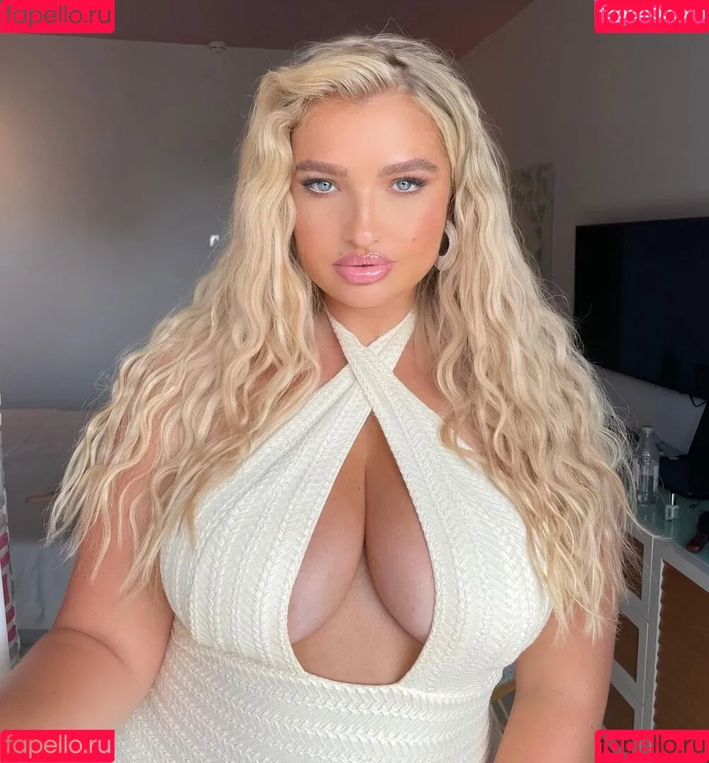 Sarina Nowak Onlyfans Photo Gallery 