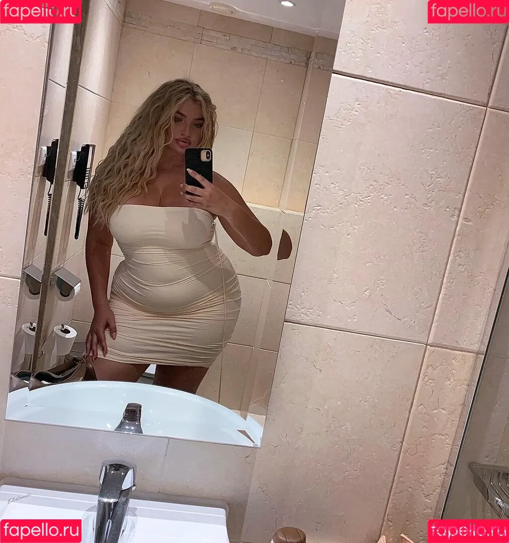 Sarina Nowak Onlyfans Photo Gallery 
