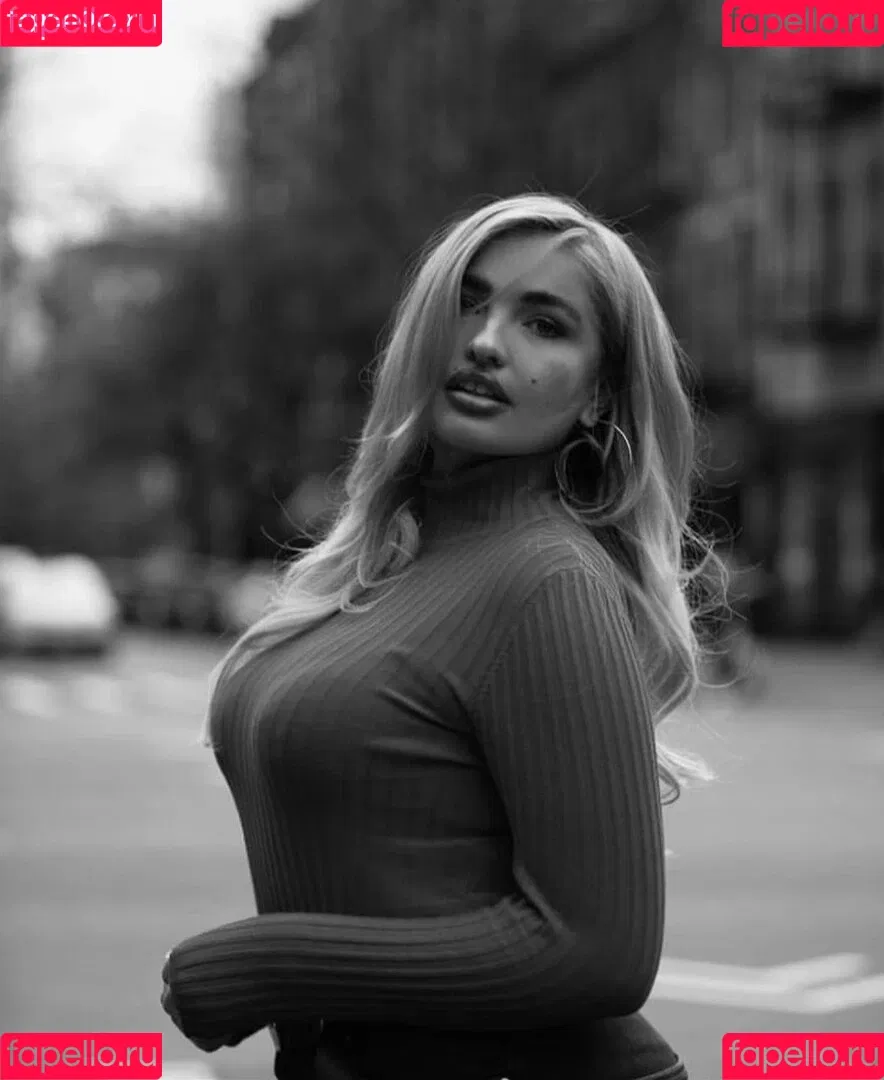 Sarina Nowak Onlyfans Photo Gallery 