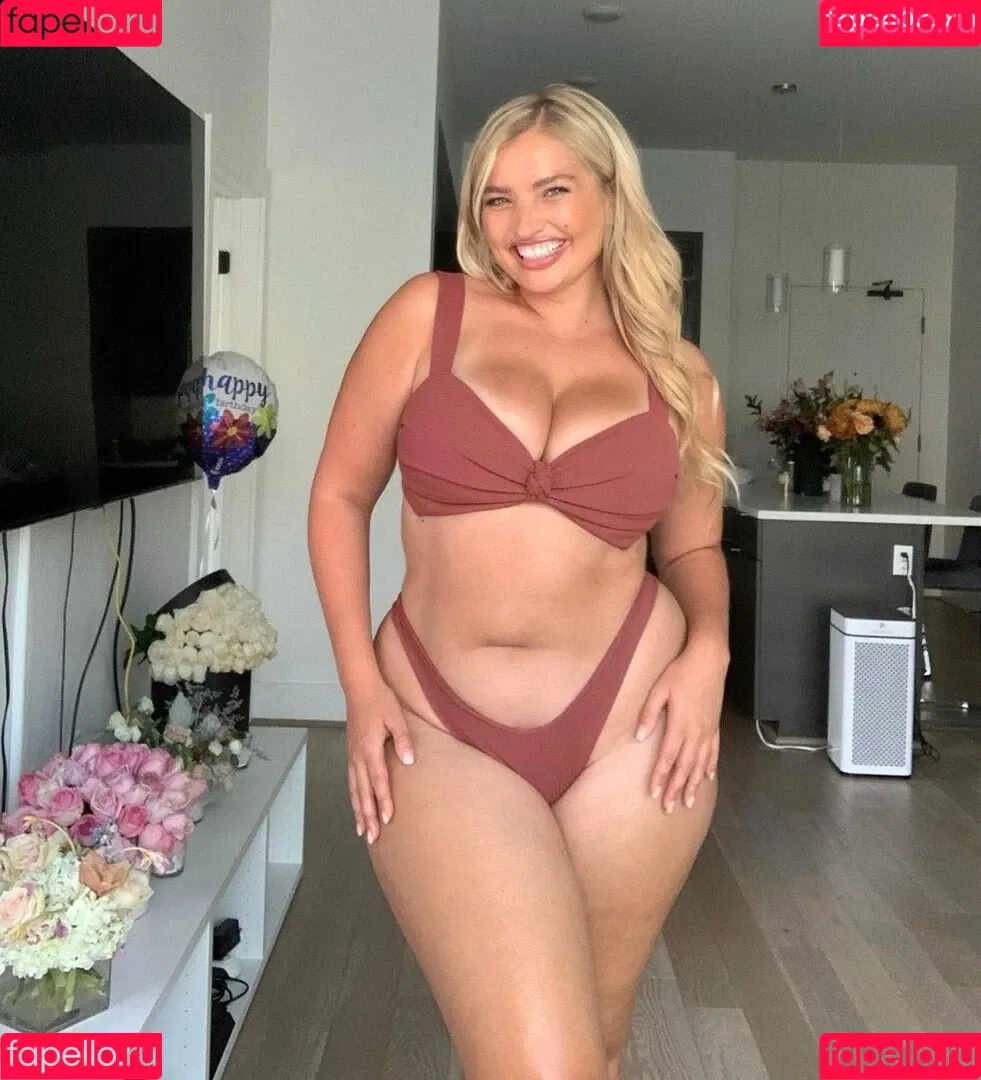 Sarina Nowak Onlyfans Photo Gallery 