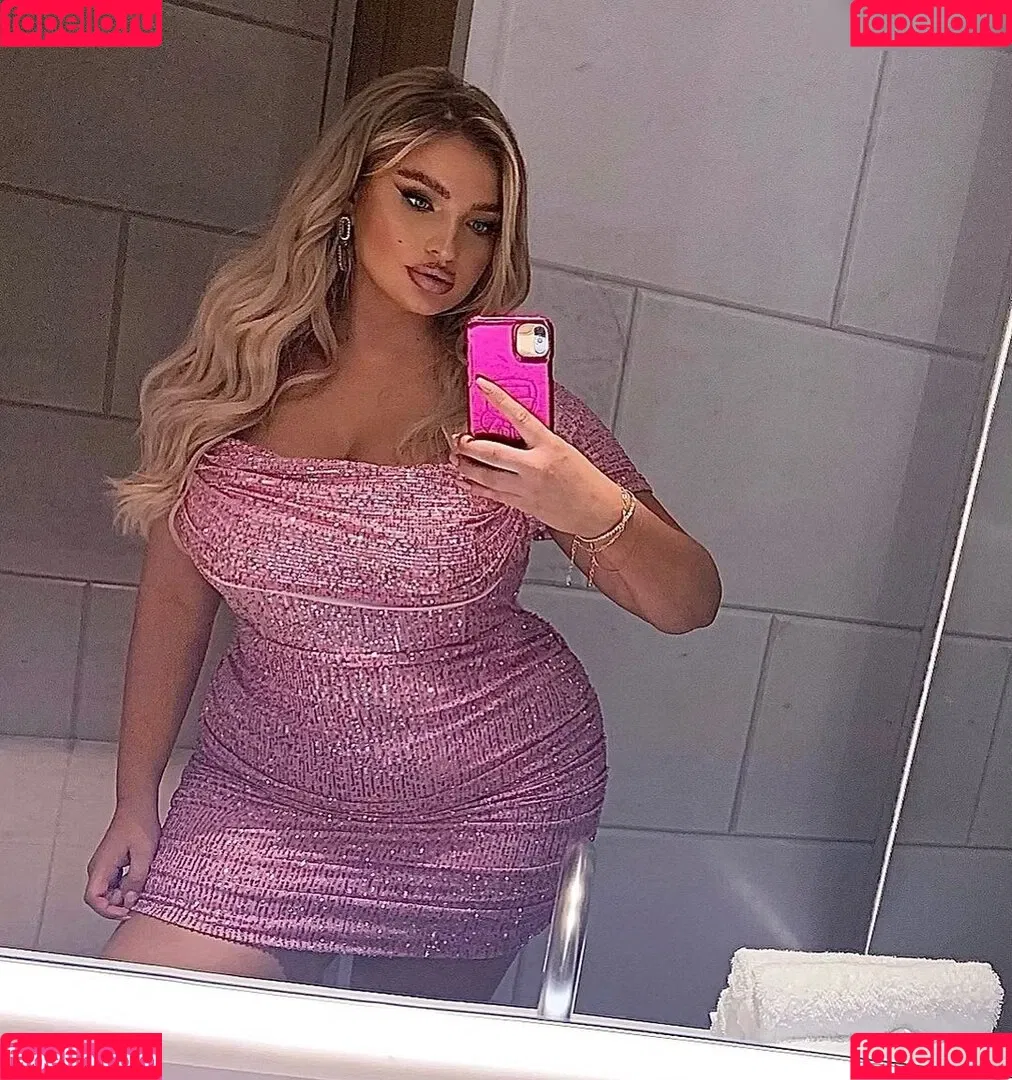 Sarina Nowak Onlyfans Photo Gallery 