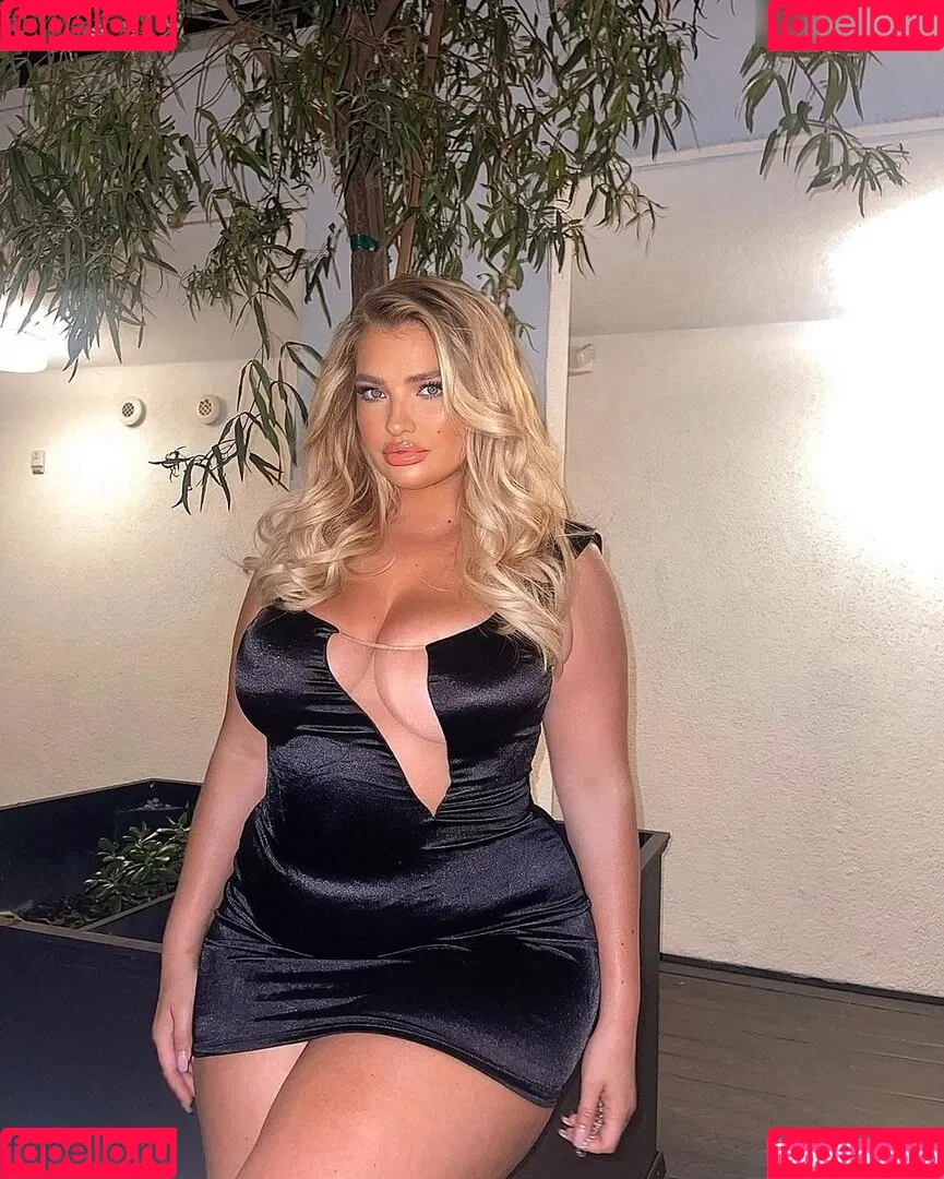 Sarina Nowak Onlyfans Photo Gallery 