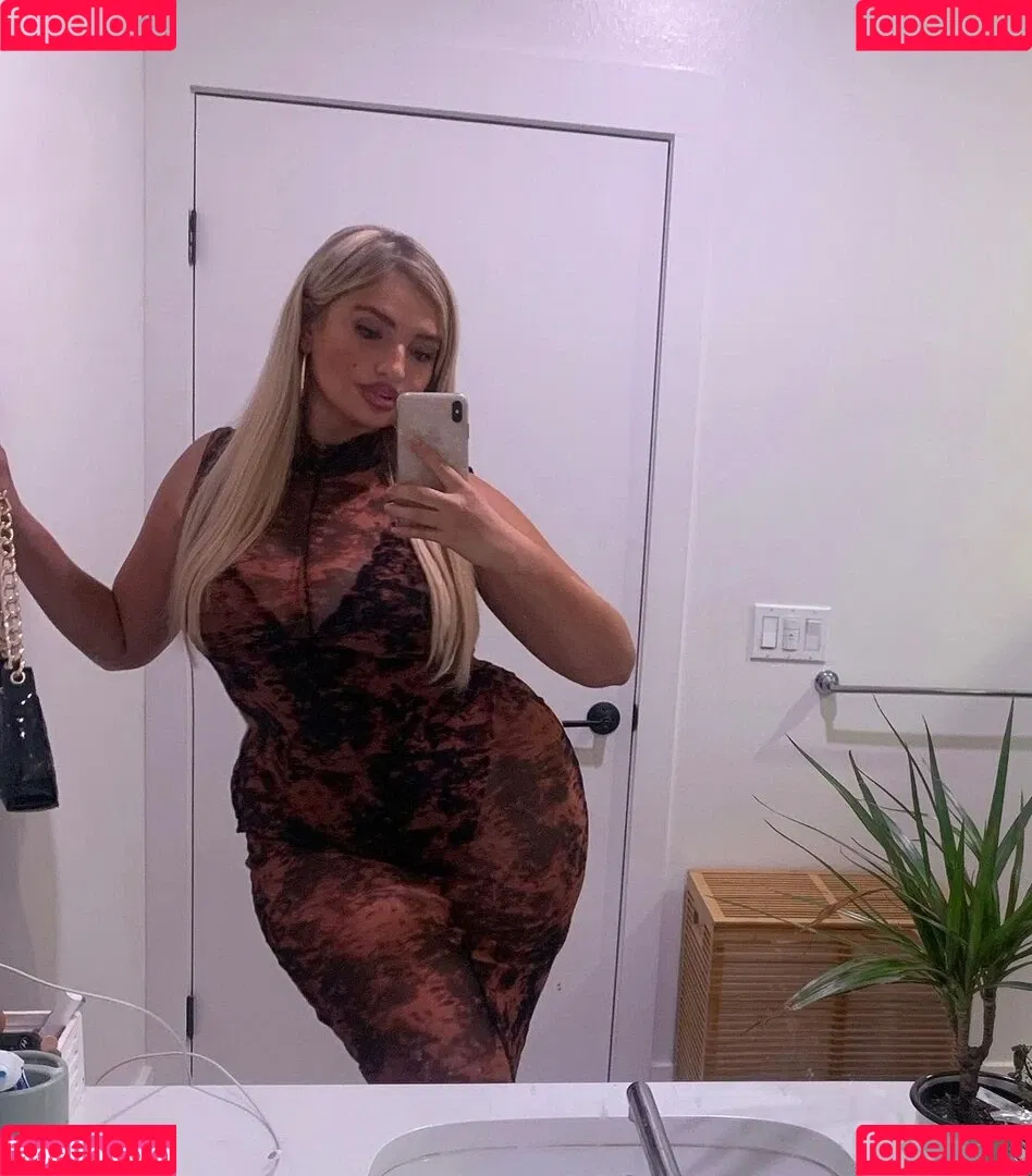 Sarina Nowak Onlyfans Photo Gallery 