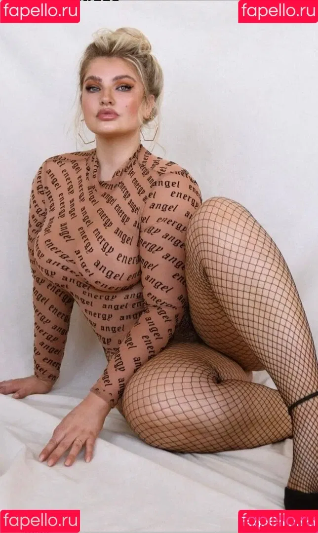 Sarina Nowak Onlyfans Photo Gallery 