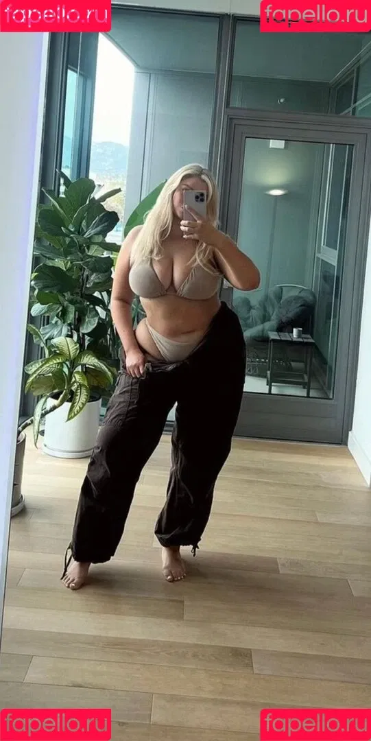Sarina Nowak Onlyfans Photo Gallery 