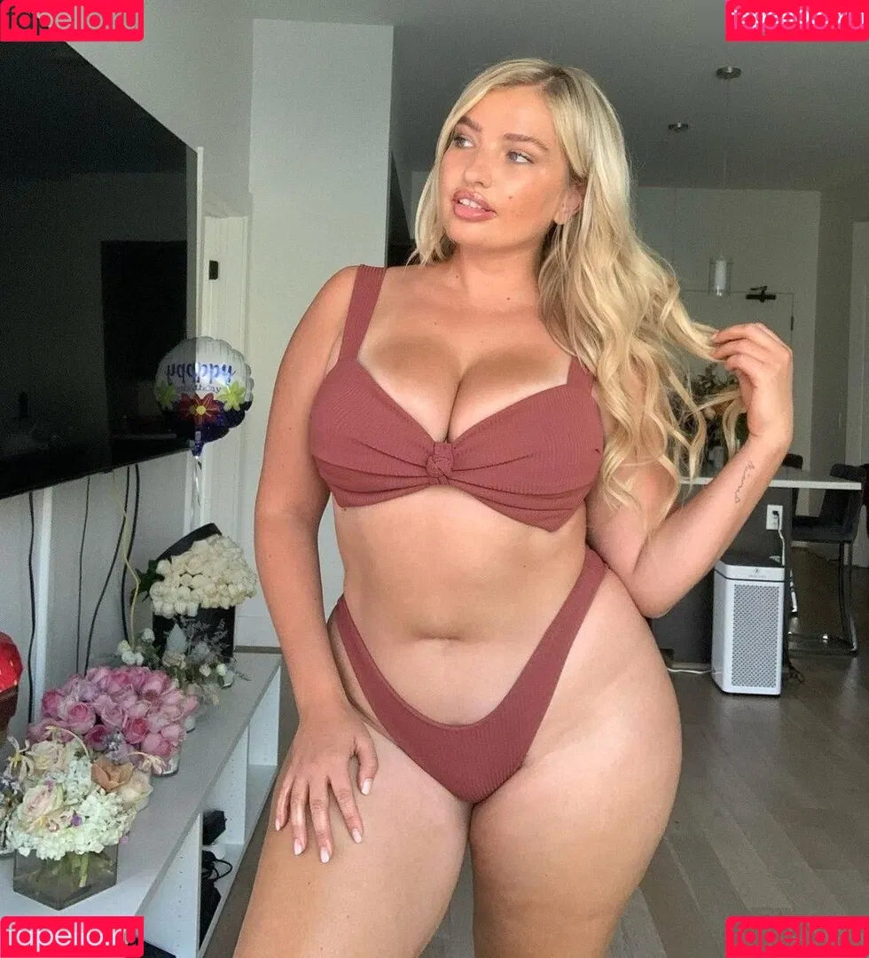 Sarina Nowak Onlyfans Photo Gallery 