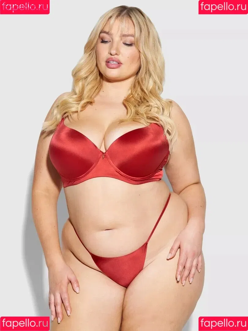 Sarina Nowak Onlyfans Photo Gallery 