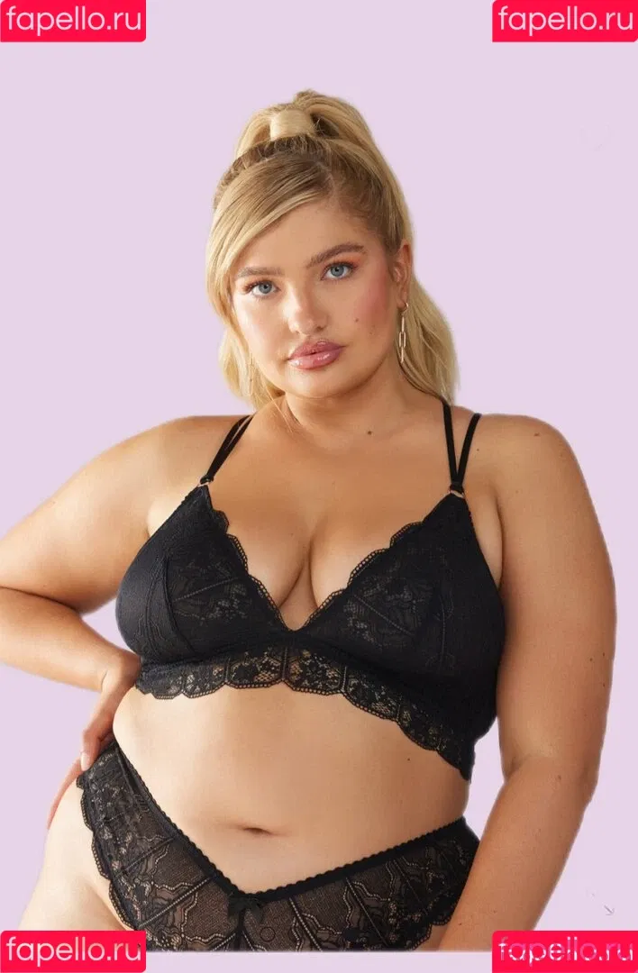 Sarina Nowak Onlyfans Photo Gallery 