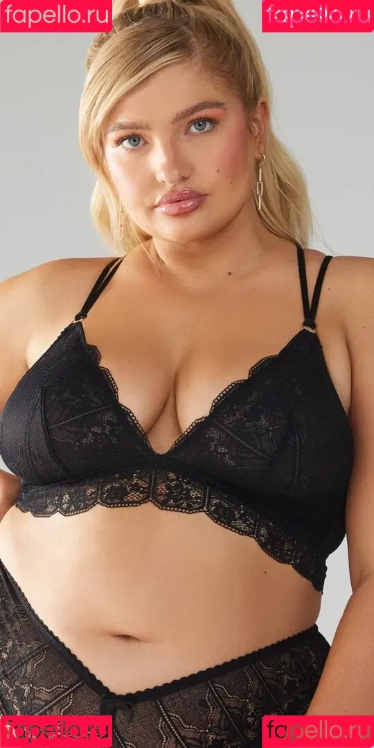 Sarina Nowak Onlyfans Photo Gallery 