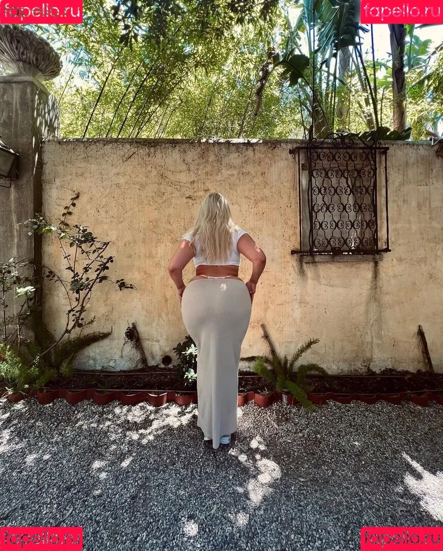 Sarina Nowak Onlyfans Photo Gallery 