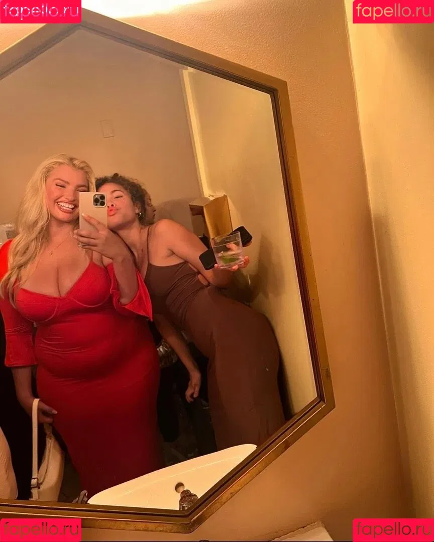 Sarina Nowak Onlyfans Photo Gallery 
