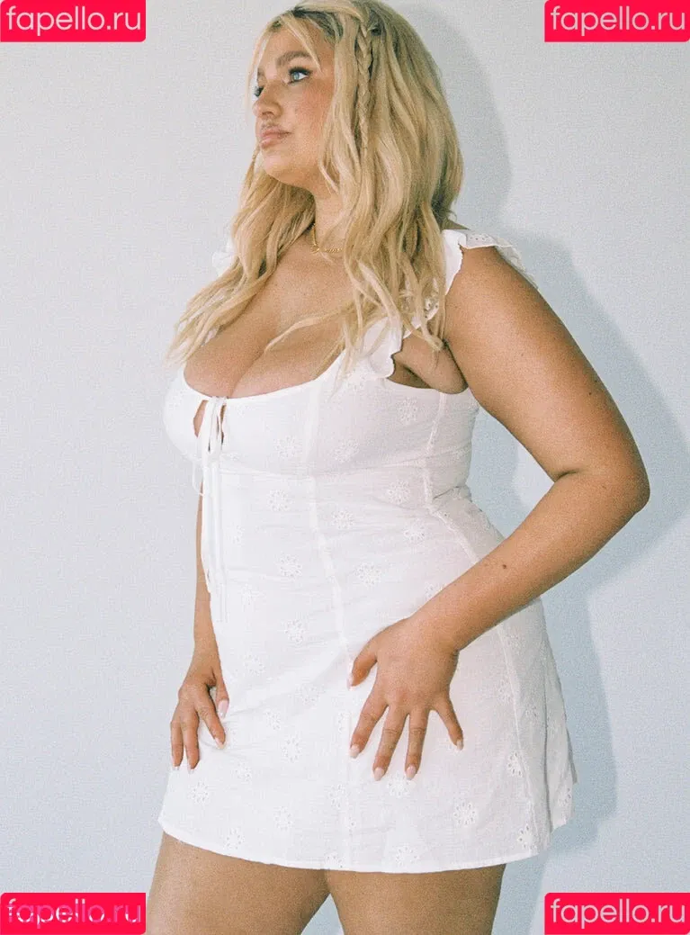 Sarina Nowak Onlyfans Photo Gallery 