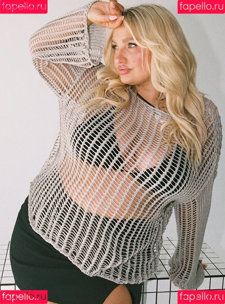 Sarina Nowak Onlyfans Photo Gallery 