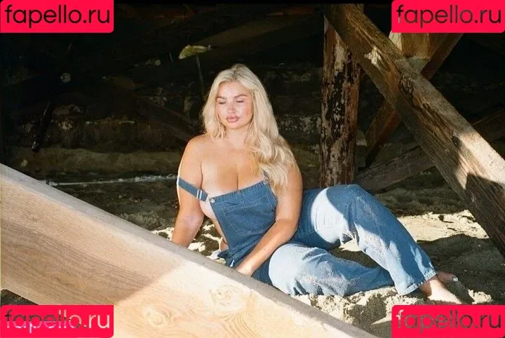 Sarina Nowak Onlyfans Photo Gallery 