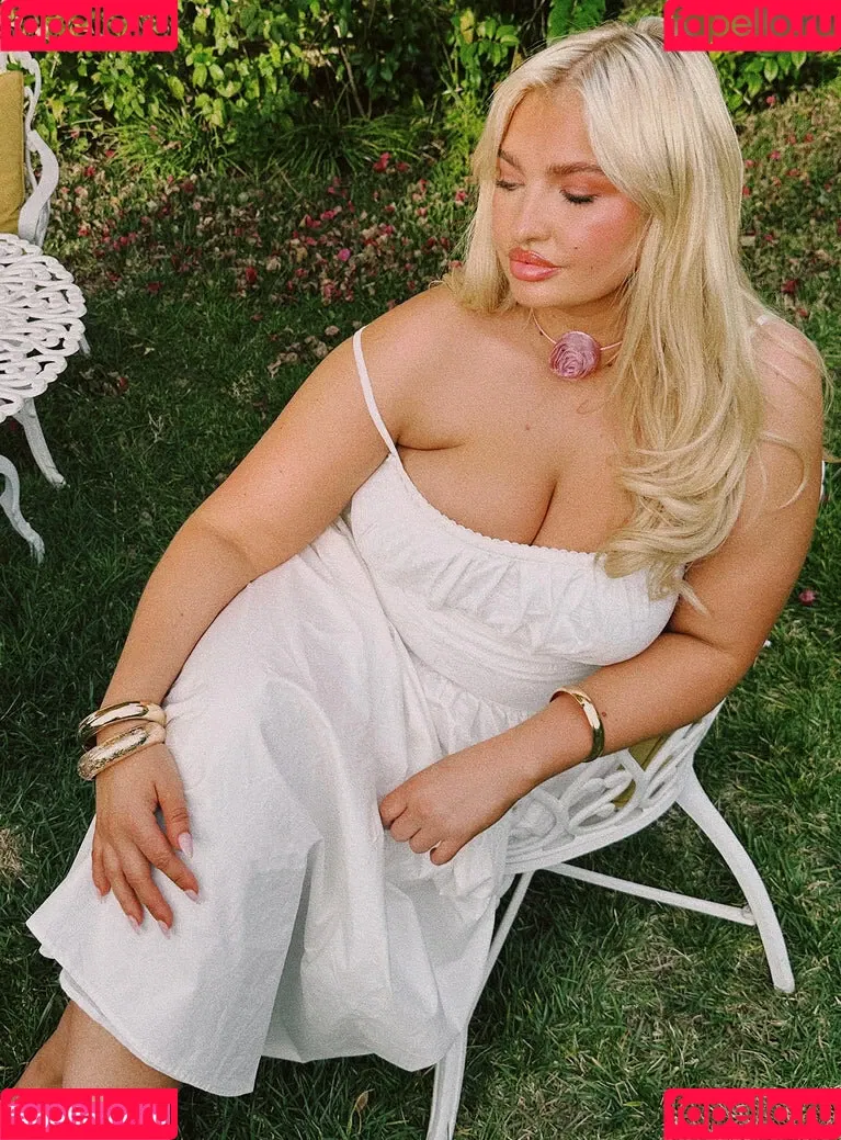 Sarina Nowak Onlyfans Photo Gallery 