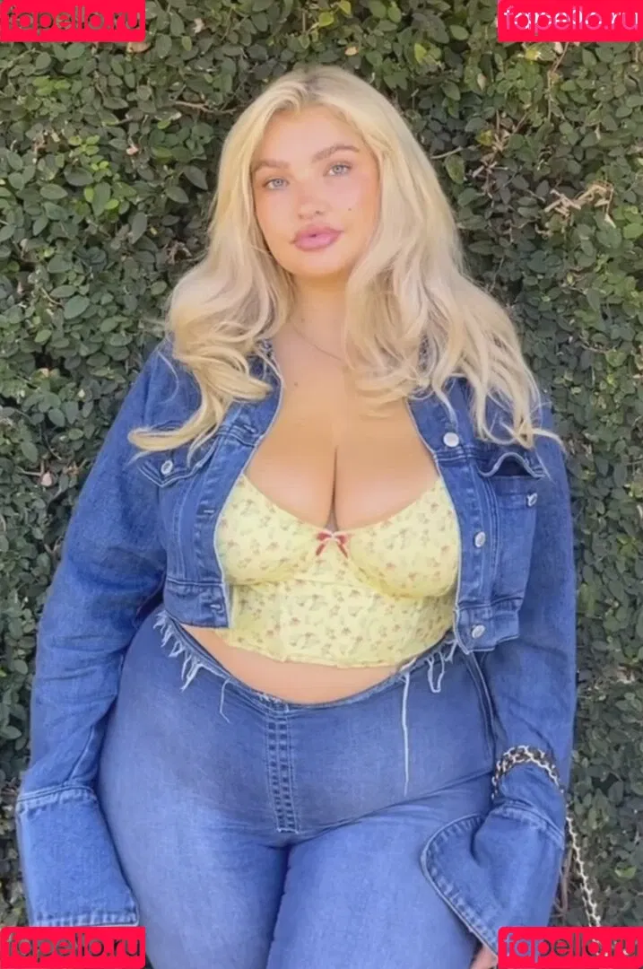 Sarina Nowak Onlyfans Photo Gallery 