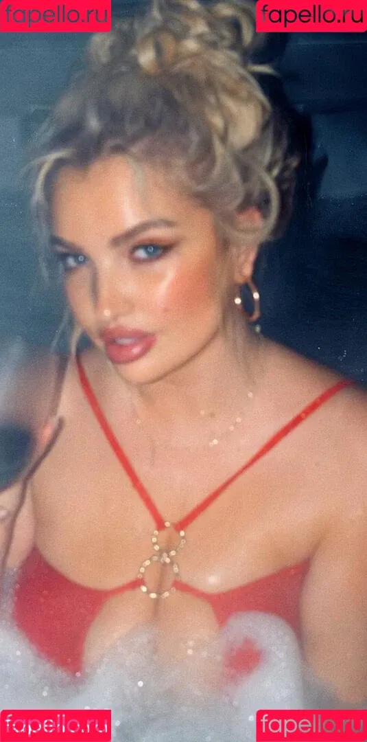 Sarina Nowak Onlyfans Photo Gallery 