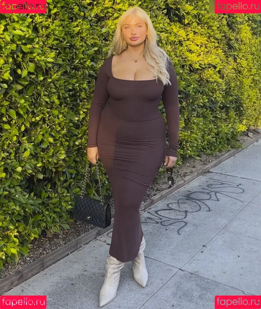 Sarina Nowak Onlyfans Photo Gallery 