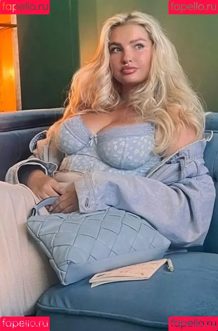Sarina Nowak Onlyfans Photo Gallery 