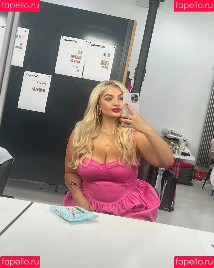 Sarina Nowak Onlyfans Photo Gallery 