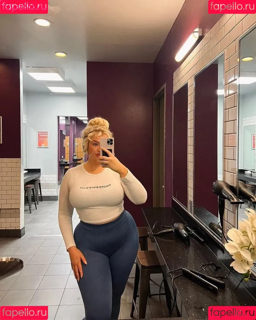 Sarina Nowak Onlyfans Photo Gallery 