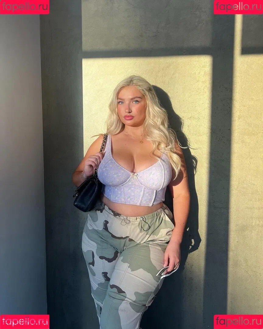 Sarina Nowak Onlyfans Photo Gallery 