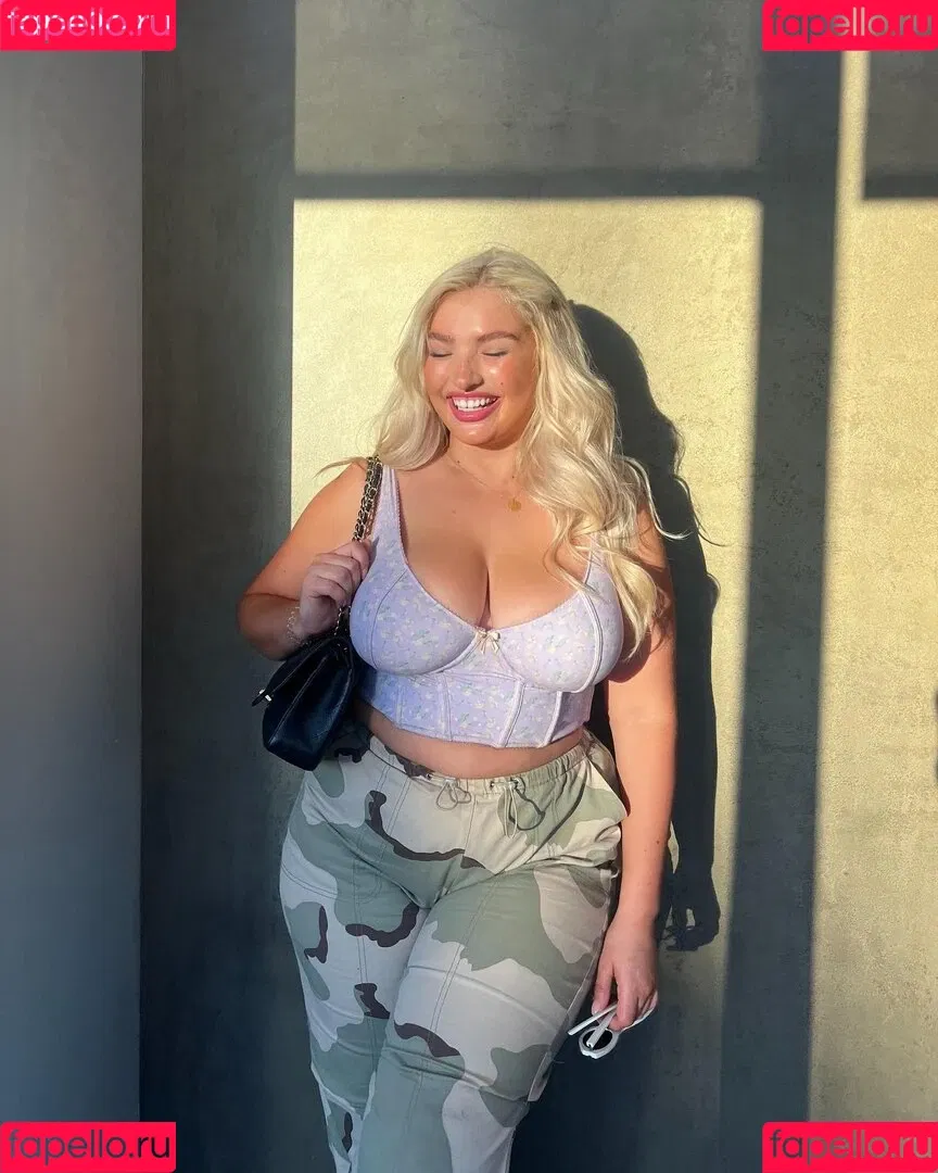 Sarina Nowak Onlyfans Photo Gallery 