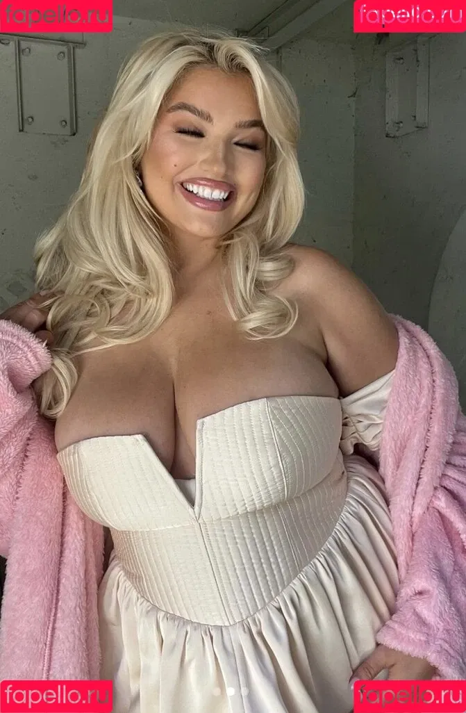 Sarina Nowak Onlyfans Photo Gallery 