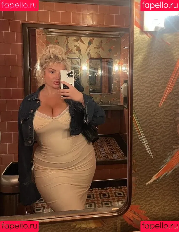 Sarina Nowak Onlyfans Photo Gallery 
