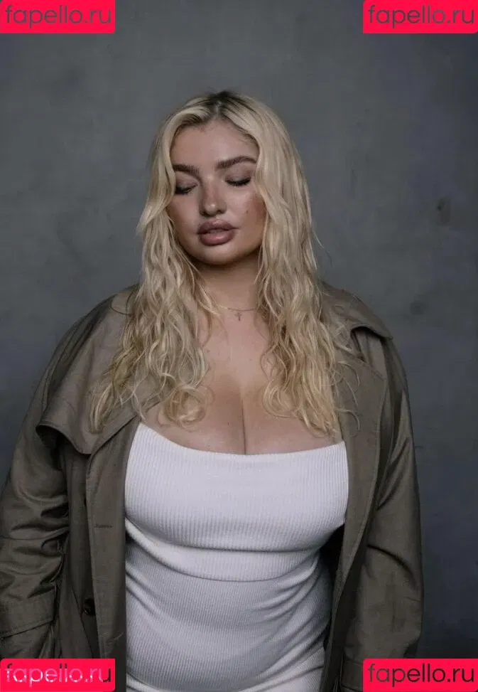 Sarina Nowak Onlyfans Photo Gallery 