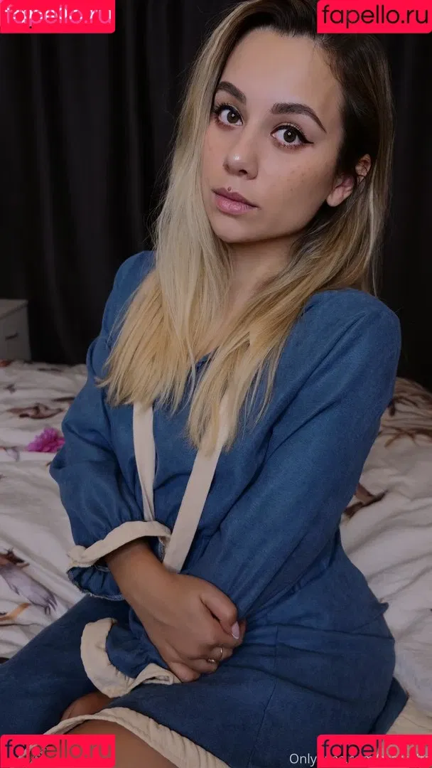 HoneyGirl Onlyfans Photo Gallery 