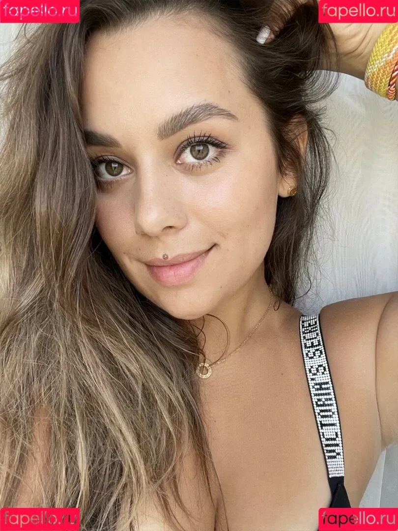 HoneyGirl Onlyfans Photo Gallery 