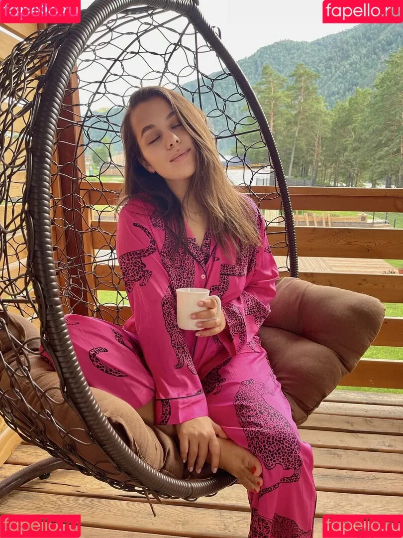 HoneyGirl Onlyfans Photo Gallery 
