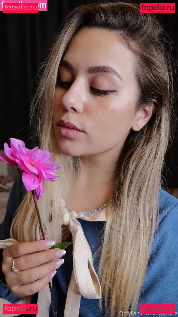 HoneyGirl Onlyfans Photo Gallery 