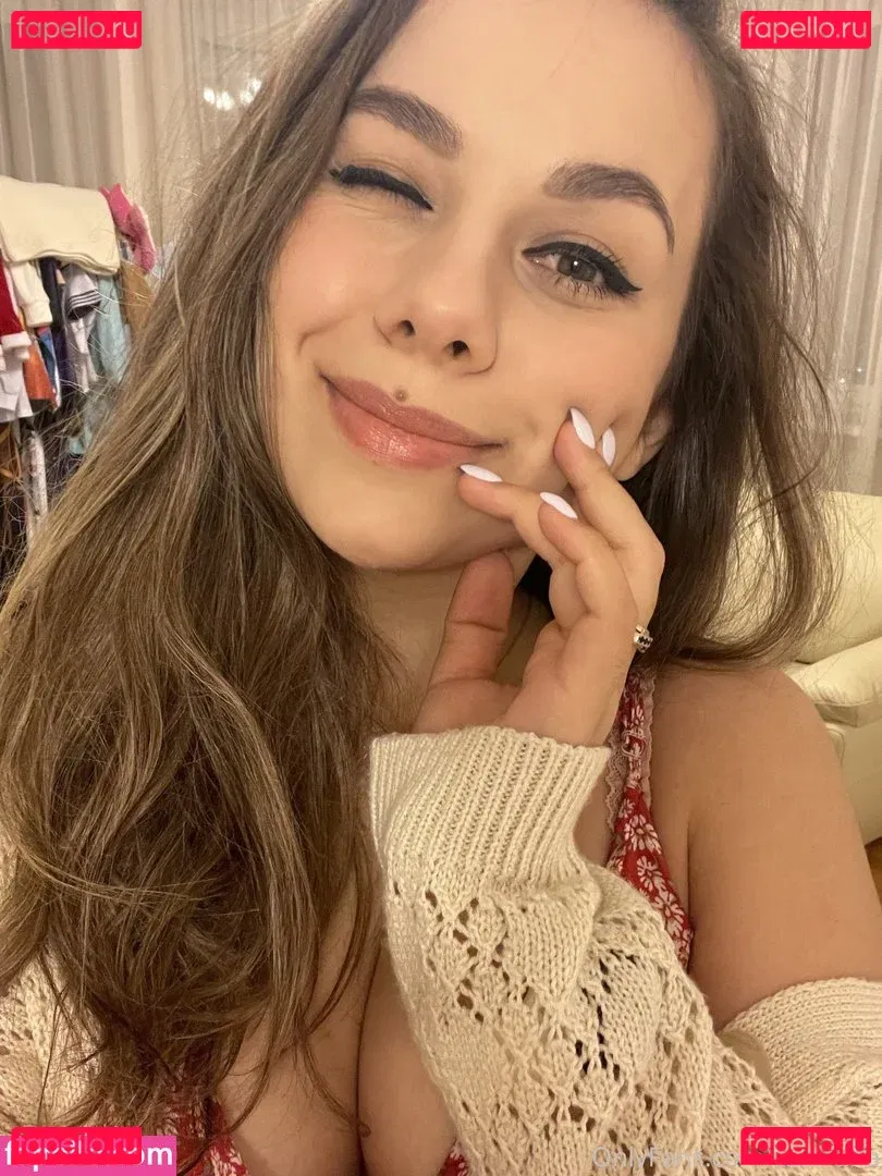 HoneyGirl Onlyfans Photo Gallery 