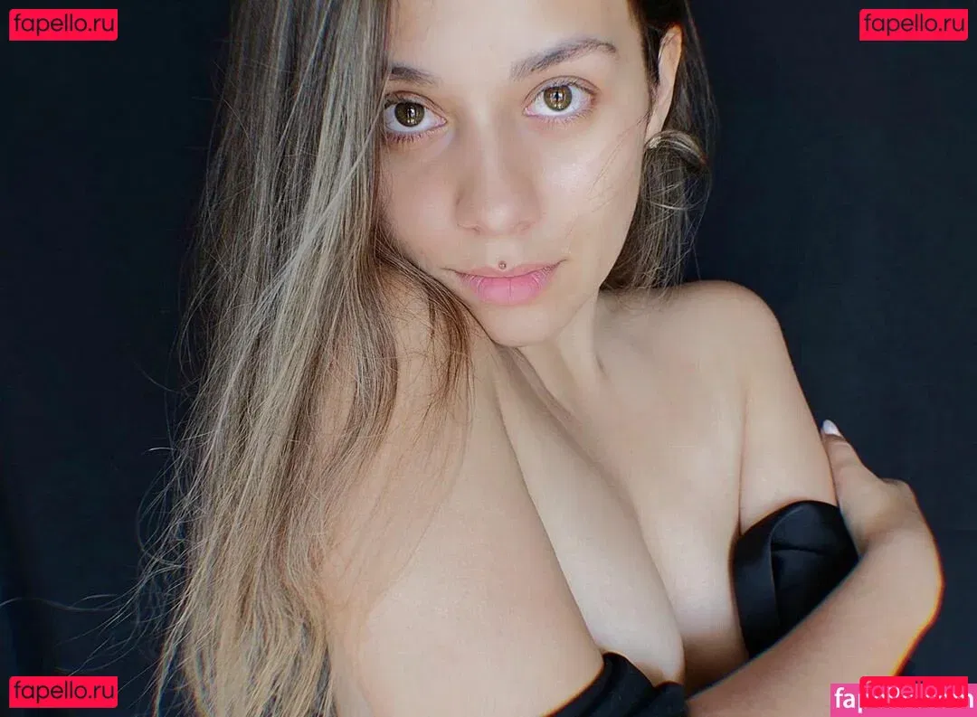 HoneyGirl Onlyfans Photo Gallery 