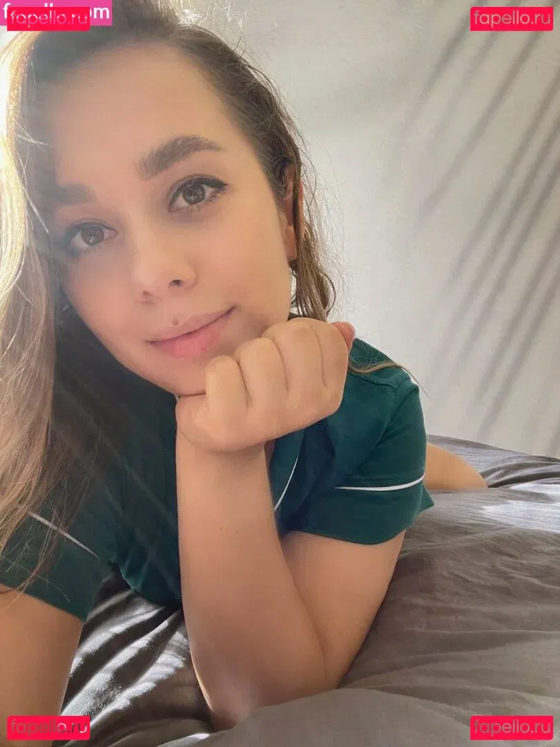 HoneyGirl Onlyfans Photo Gallery 