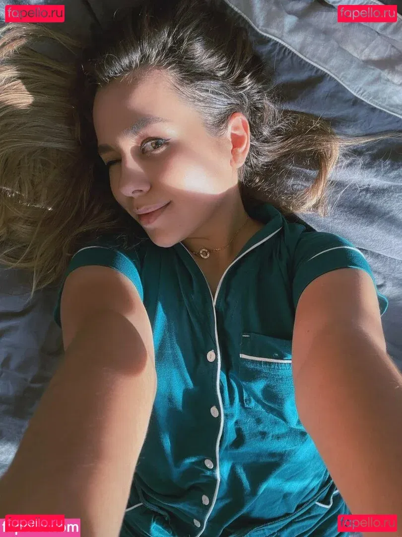 HoneyGirl Onlyfans Photo Gallery 