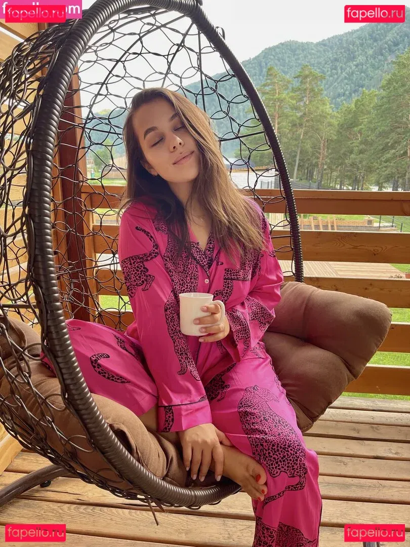 HoneyGirl Onlyfans Photo Gallery 