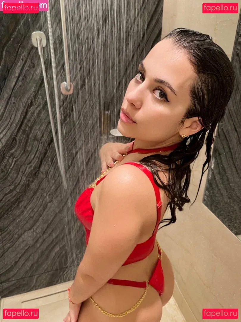 HoneyGirl Onlyfans Photo Gallery 