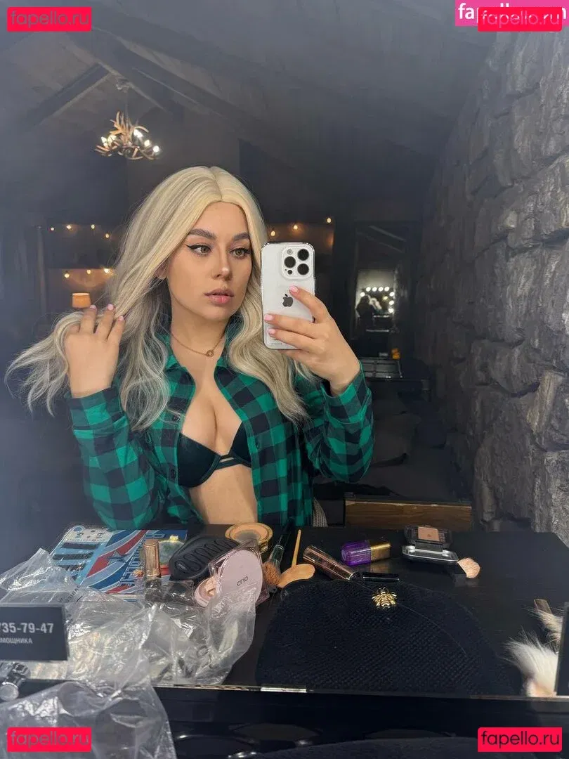 HoneyGirl Onlyfans Photo Gallery 