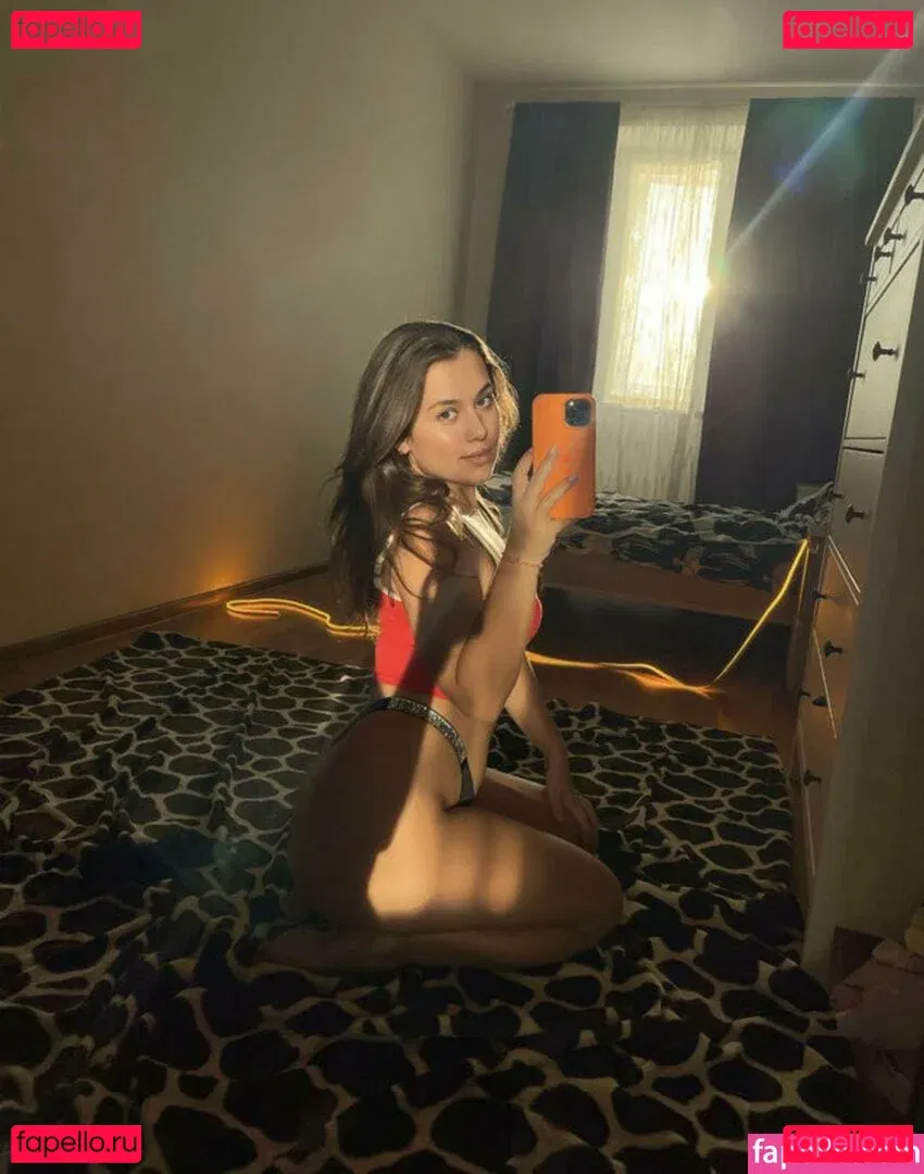 HoneyGirl Onlyfans Photo Gallery 