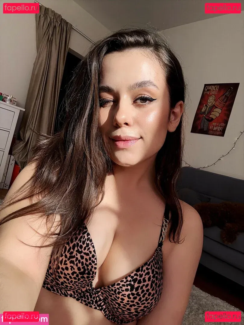 HoneyGirl Onlyfans Photo Gallery 