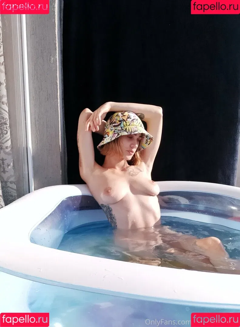 youreyeshere Onlyfans Photo Gallery 