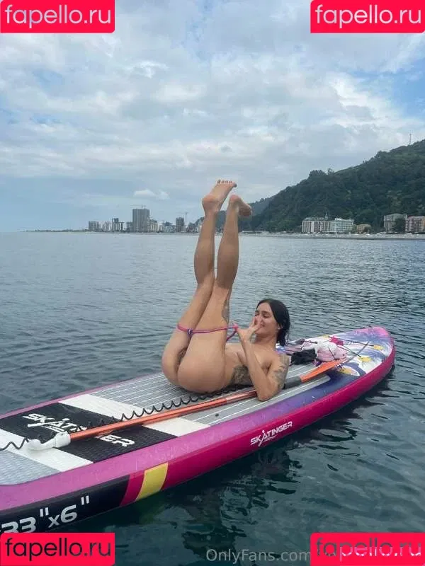 youreyeshere Onlyfans Photo Gallery 