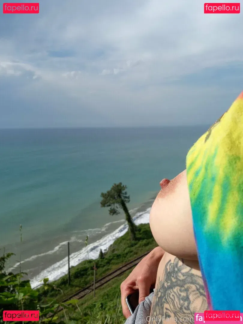 youreyeshere Onlyfans Photo Gallery 