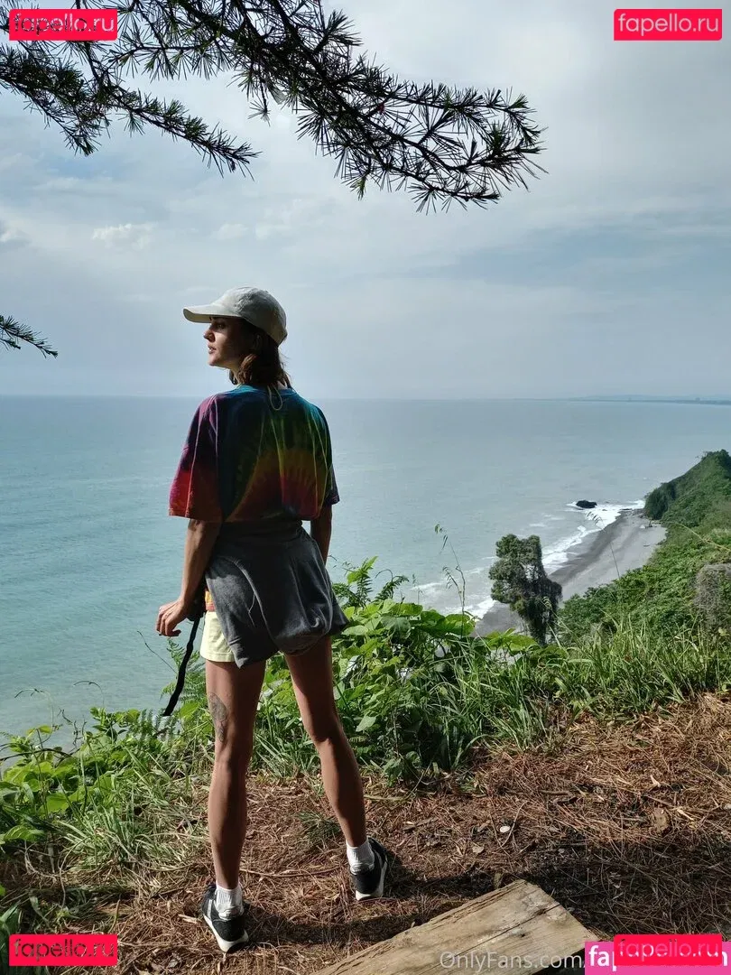 youreyeshere Onlyfans Photo Gallery 