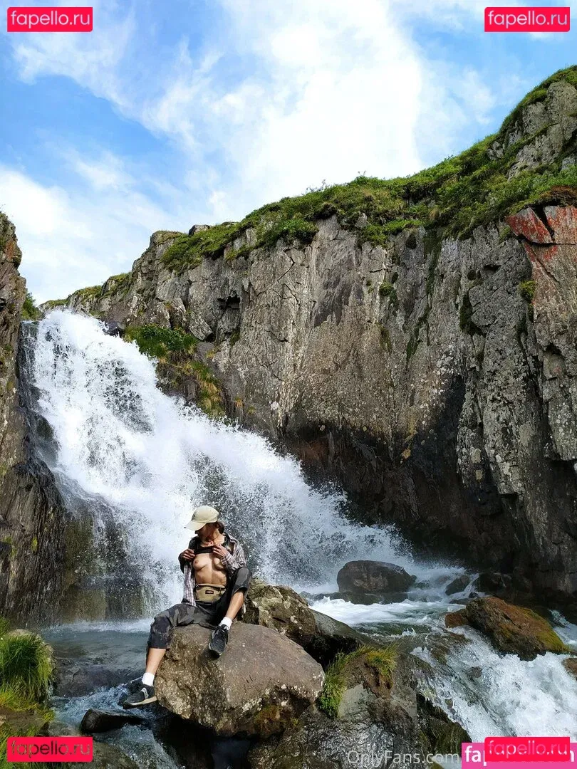 youreyeshere Onlyfans Photo Gallery 