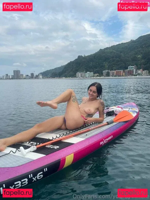 youreyeshere Onlyfans Photo Gallery 